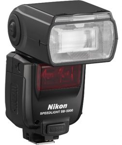 on-camera-speedlights-Nikon-SB-5000-AF-right